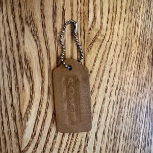 VINTAGE COACH HANGTAG in TOFFEE